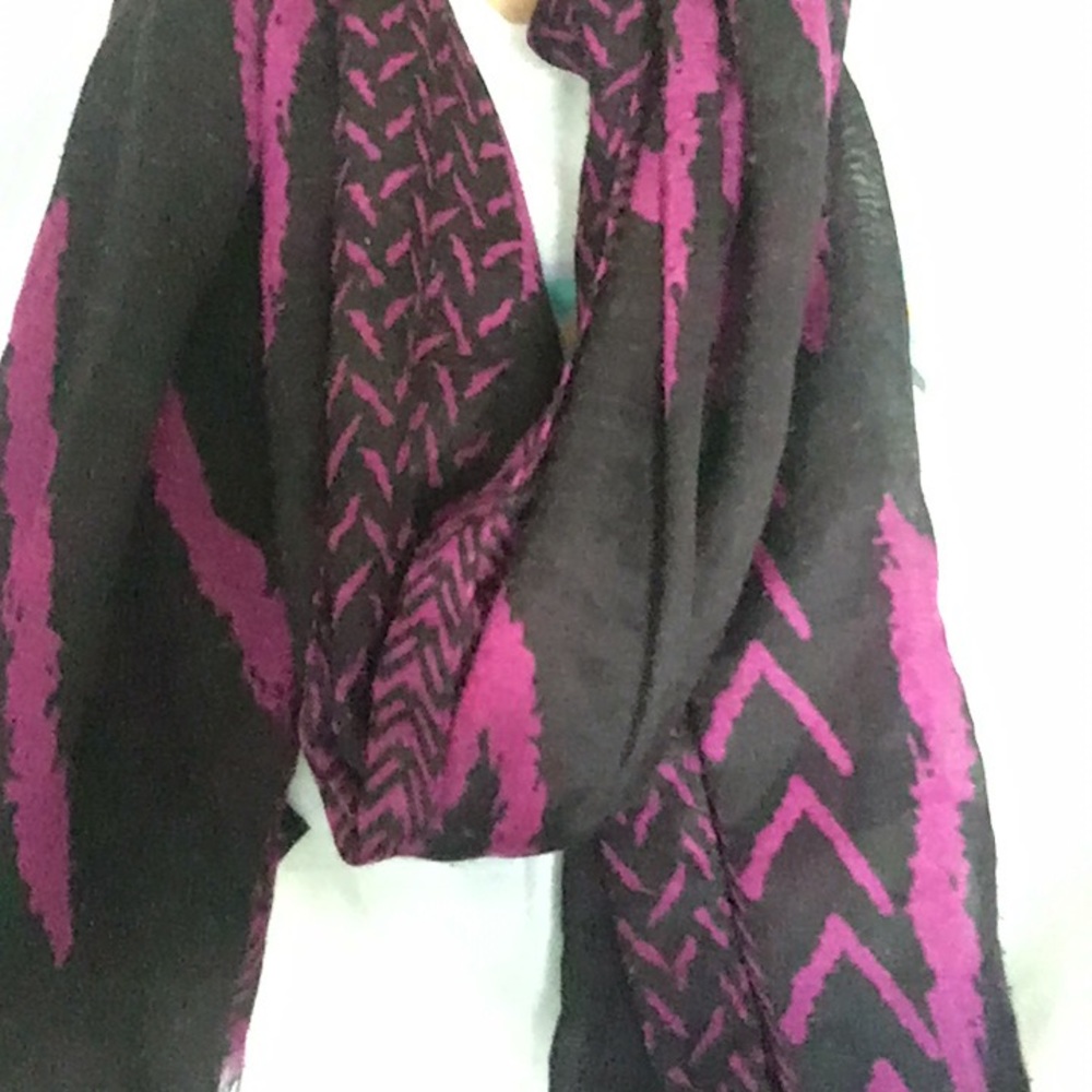 Very cool scarf!